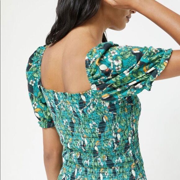 New Dolan Yvan tropical puff sleeve top. - Picture 3 of 8